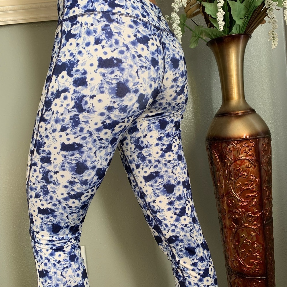 Vogo Athletica Yoga Floral Design Size Small - Picture 17 of 17